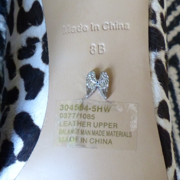 New VS Cheetah Heels - Picture 4 of 7